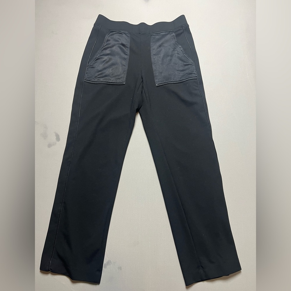 Highgate Pant- Black
A classic straight leg trouser style with satin piping